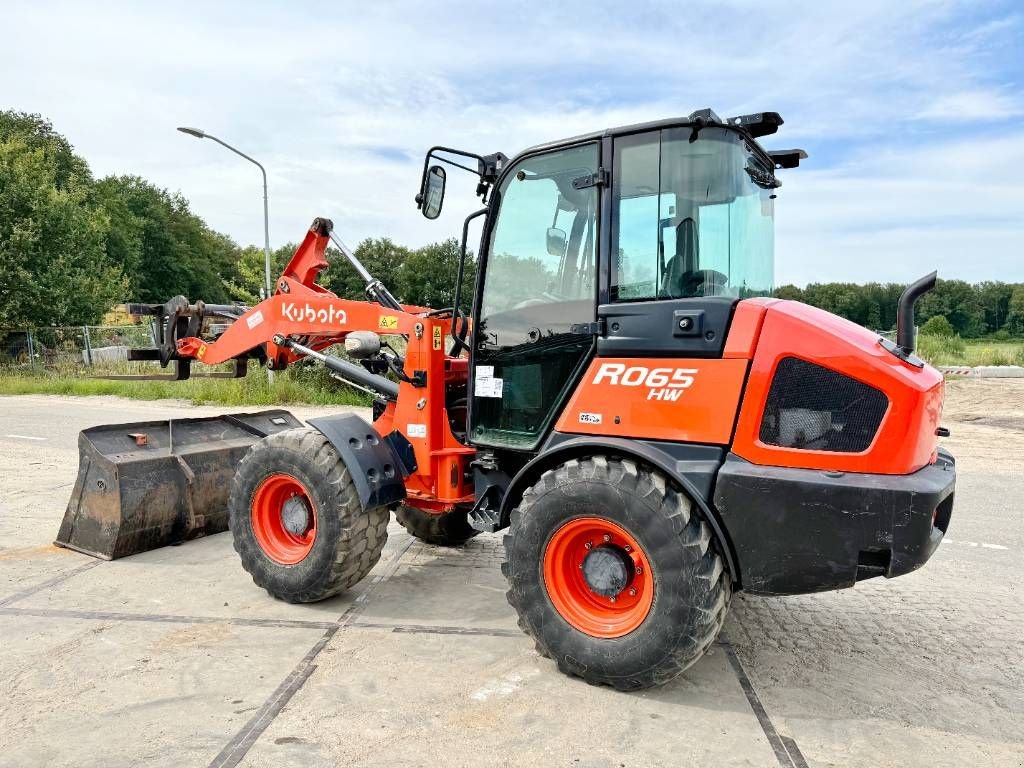 Radlader tip Kubota R065 - Bucket + Forks / 2542 Hours, Gebrauchtmaschine in Veldhoven (Poză 3)