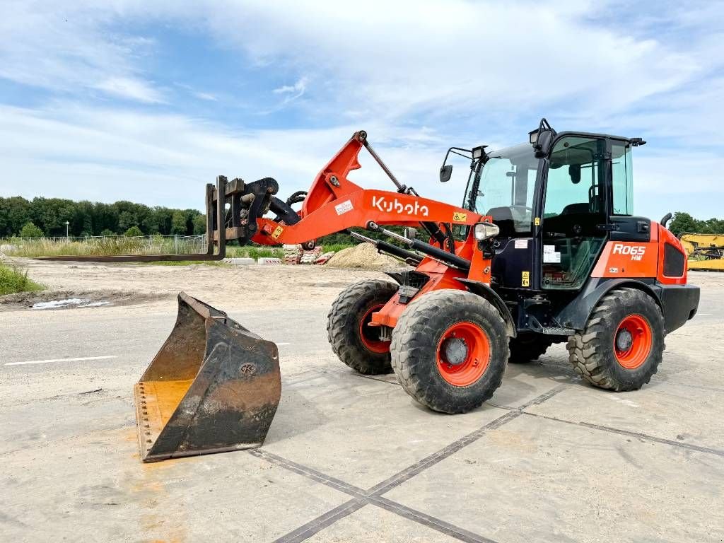 Radlader del tipo Kubota R065 - Bucket + Forks / 2542 Hours, Gebrauchtmaschine en Veldhoven (Imagen 2)