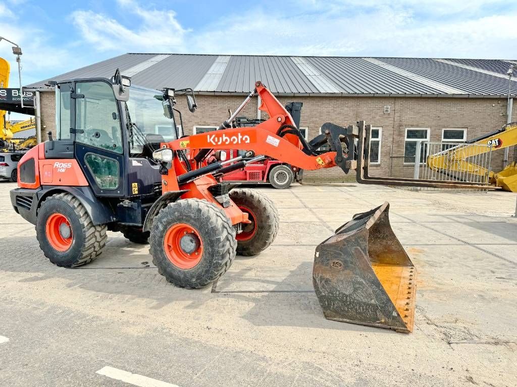 Radlader del tipo Kubota R065 - Bucket + Forks / 2542 Hours, Gebrauchtmaschine In Veldhoven (Immagine 7)