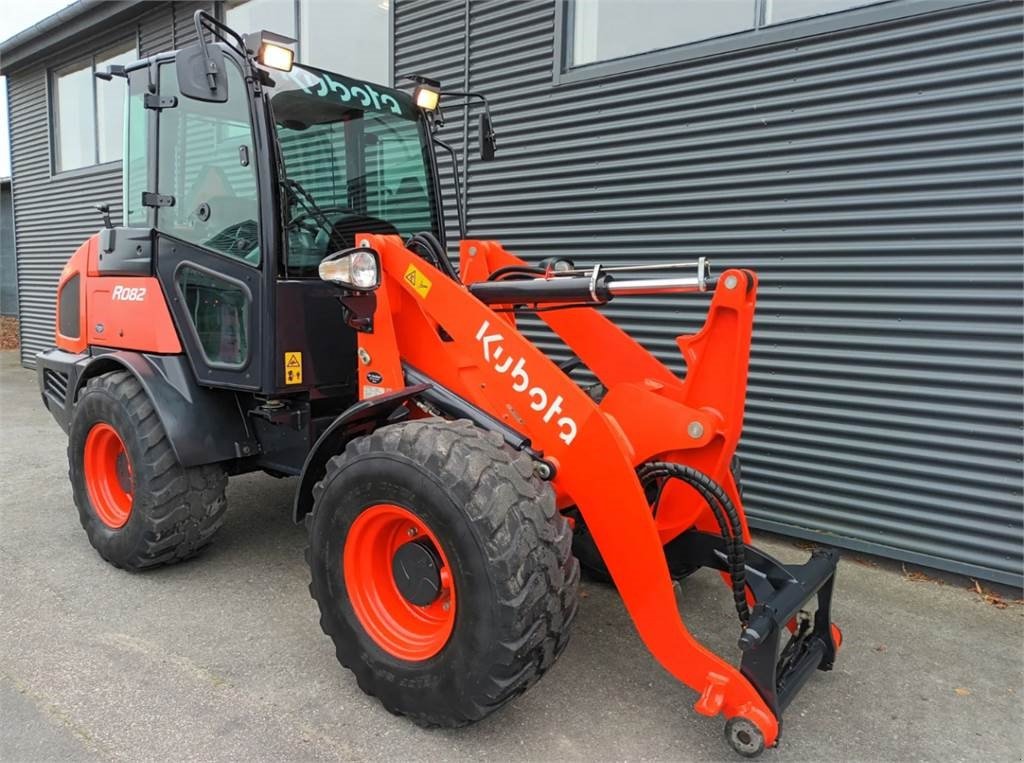 Radlader типа Kubota r082, Gebrauchtmaschine в Fårevejle (Фотография 1)