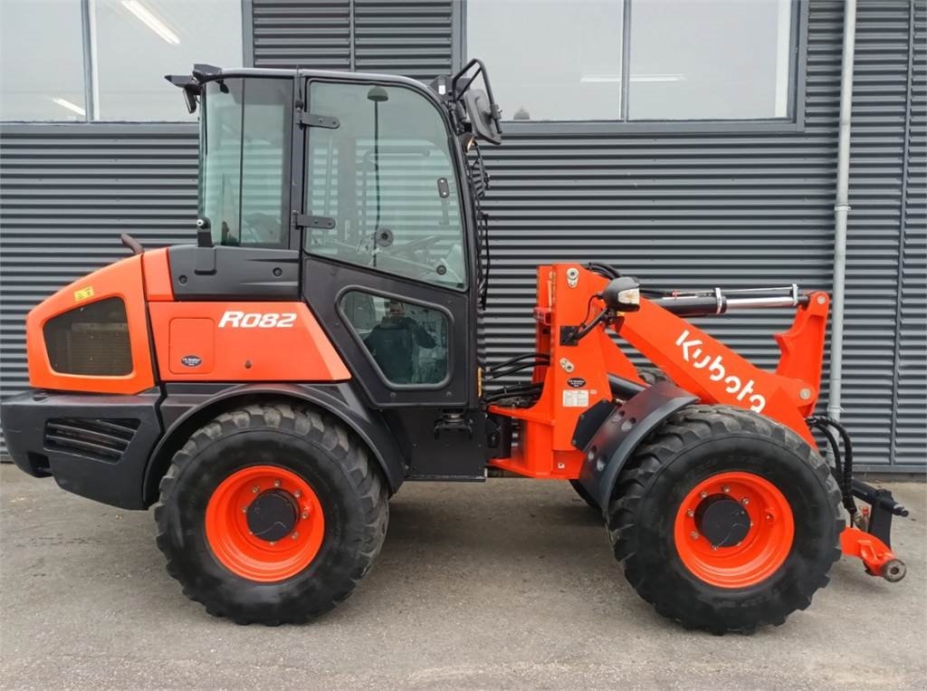 Radlader типа Kubota r082, Gebrauchtmaschine в Fårevejle (Фотография 2)