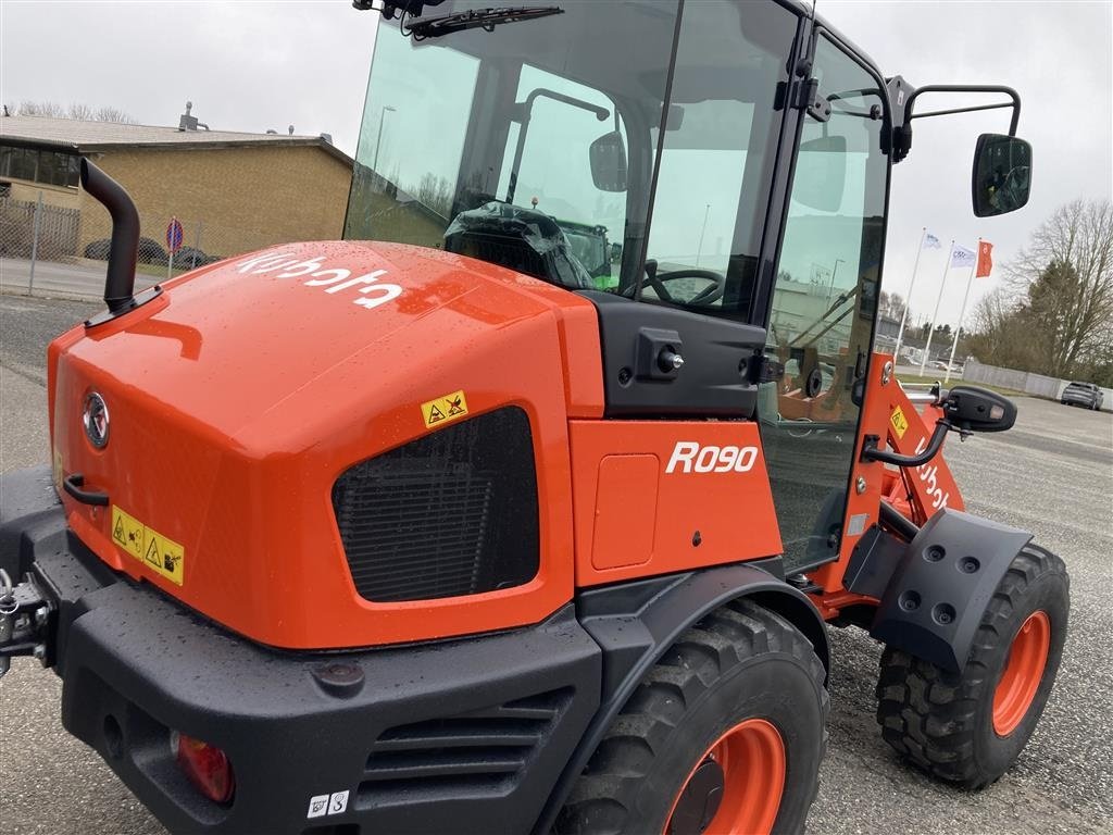 Radlader van het type Kubota R090 Med kabine, Gebrauchtmaschine in Sabro (Foto 4)