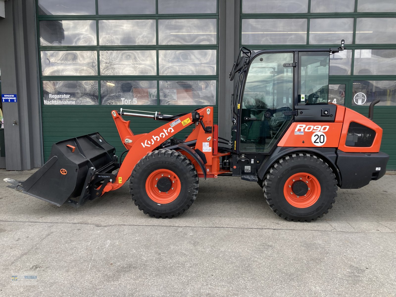 Radlader van het type Kubota R090, Neumaschine in Wackersberg (Foto 1)