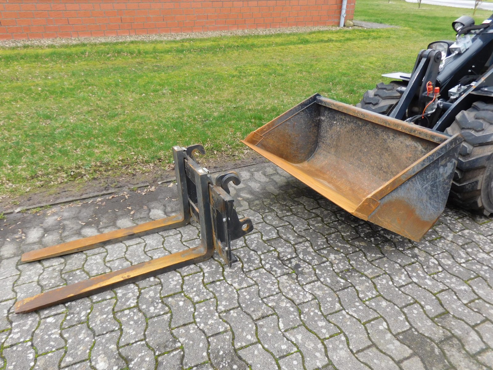 Radlader of the type Kubota RT 220-2 Kompaktradlader Hoflader mit Kabine, SWE, Gabel, Schaufel, Gebrauchtmaschine in Wagenfeld (Picture 11)