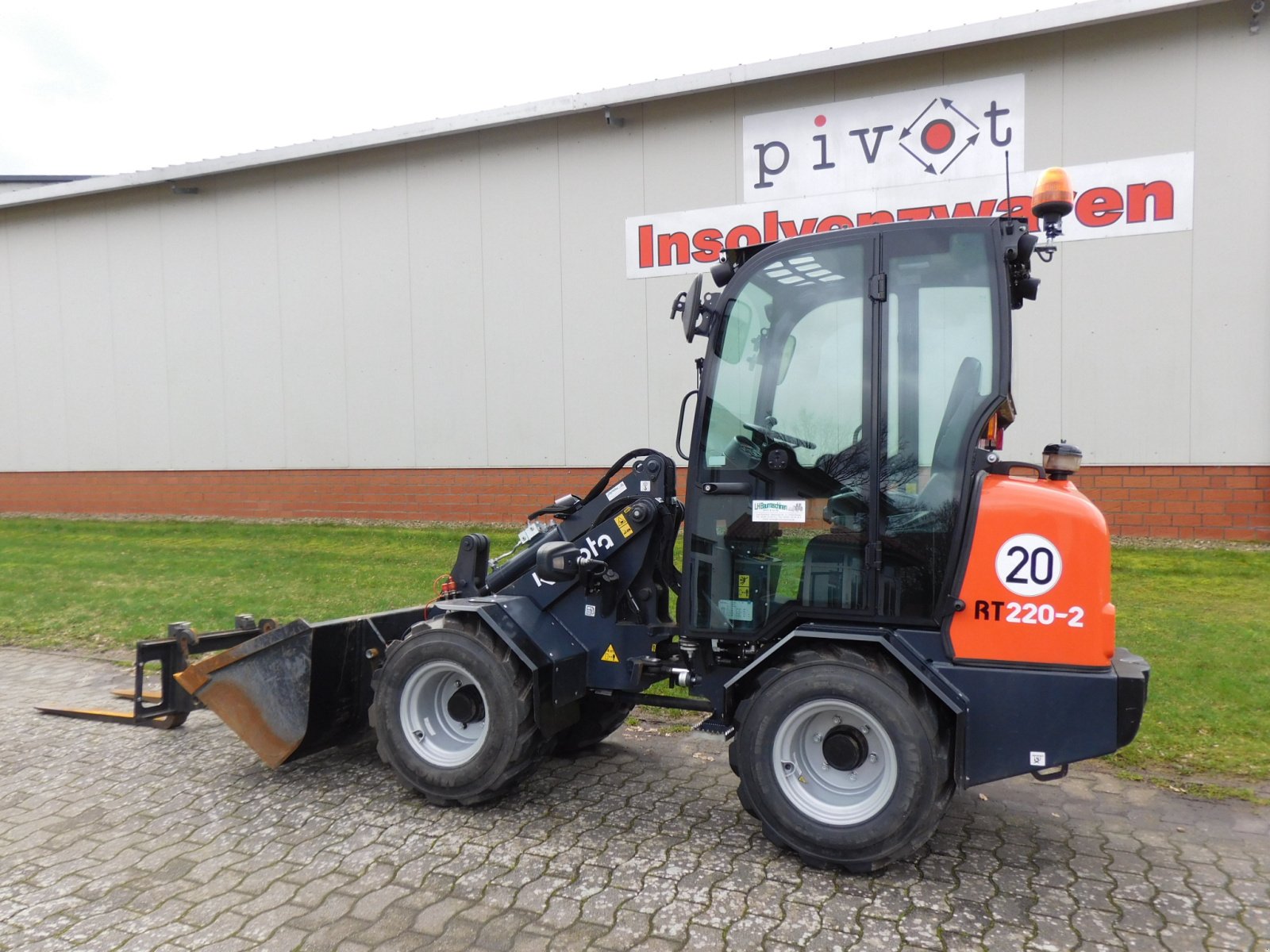 Radlader van het type Kubota RT 220-2 Kompaktradlader Hoflader *wie Giant *mit Kabine, SWE, Gabel, Schaufel, Gebrauchtmaschine in Wagenfeld (Foto 1)