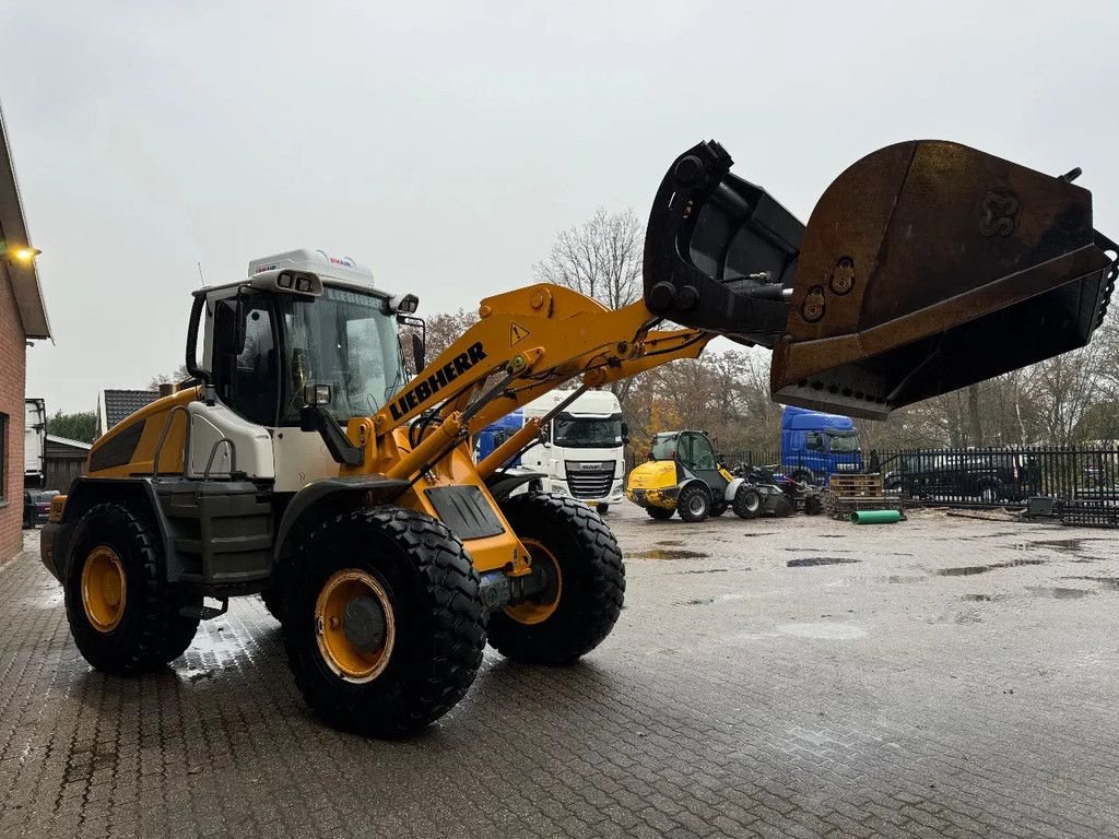 Radlader of the type Liebherr 538 2 plus 1 Hoogkiepbak 40KM NL Machine, Gebrauchtmaschine in Saasveld (Picture 10)