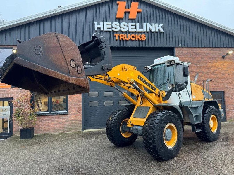 Radlader of the type Liebherr 538 2 plus 1 Hoogkiepbak 40KM NL Machine, Gebrauchtmaschine in Saasveld