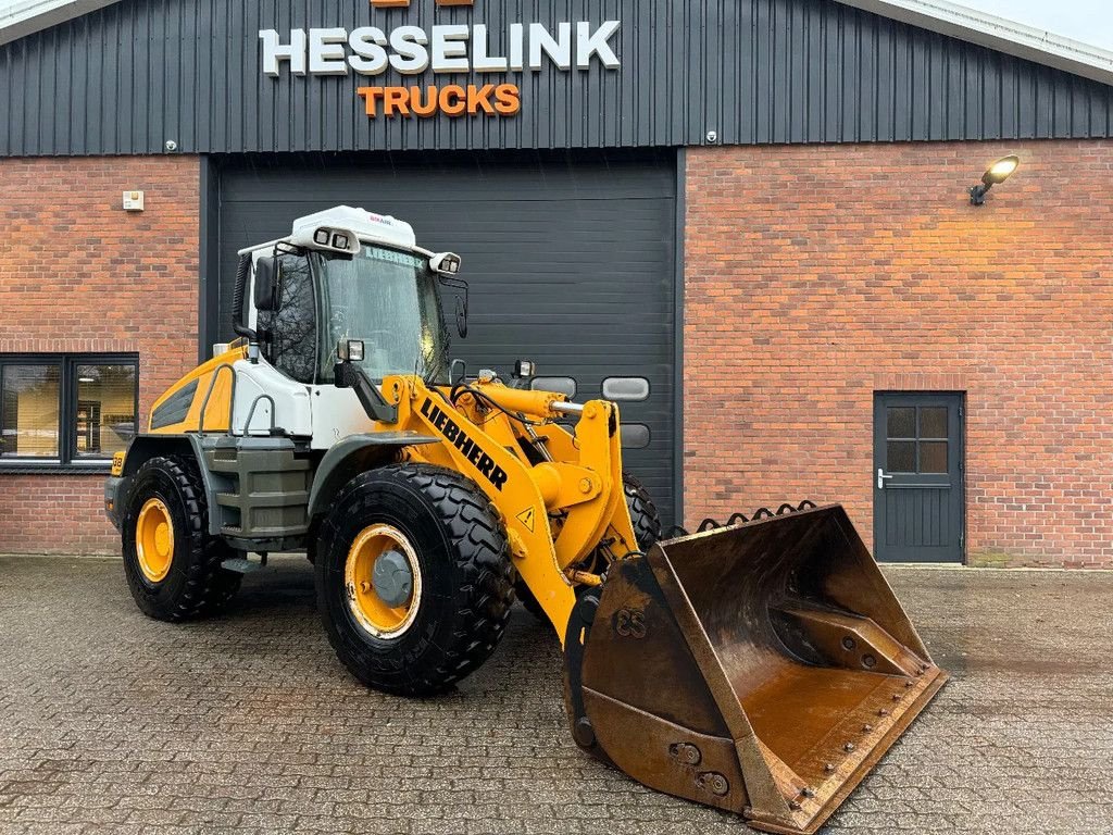 Radlader of the type Liebherr 538 2 plus 1 Hoogkiepbak 40KM NL Machine, Gebrauchtmaschine in Saasveld (Picture 2)