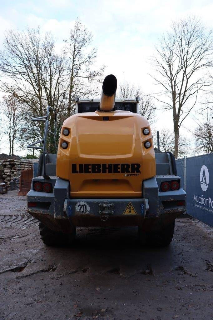 Radlader des Typs Liebherr 556 XPower, Gebrauchtmaschine in Antwerpen (Bild 5)