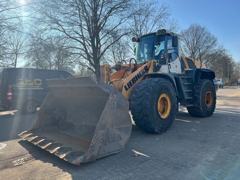 Radlader от тип Liebherr 566, Gebrauchtmaschine в Doetinchem