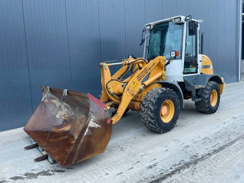 Radlader tipa Liebherr L 509 bucket + forks, Gebrauchtmaschine u Venlo (Slika 1)