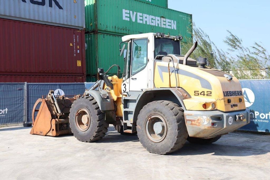 Radlader van het type Liebherr L542, Gebrauchtmaschine in Antwerpen (Foto 3)