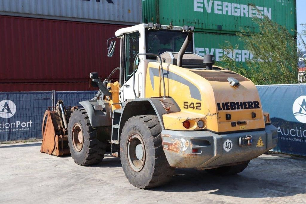 Radlader van het type Liebherr L542, Gebrauchtmaschine in Antwerpen (Foto 4)