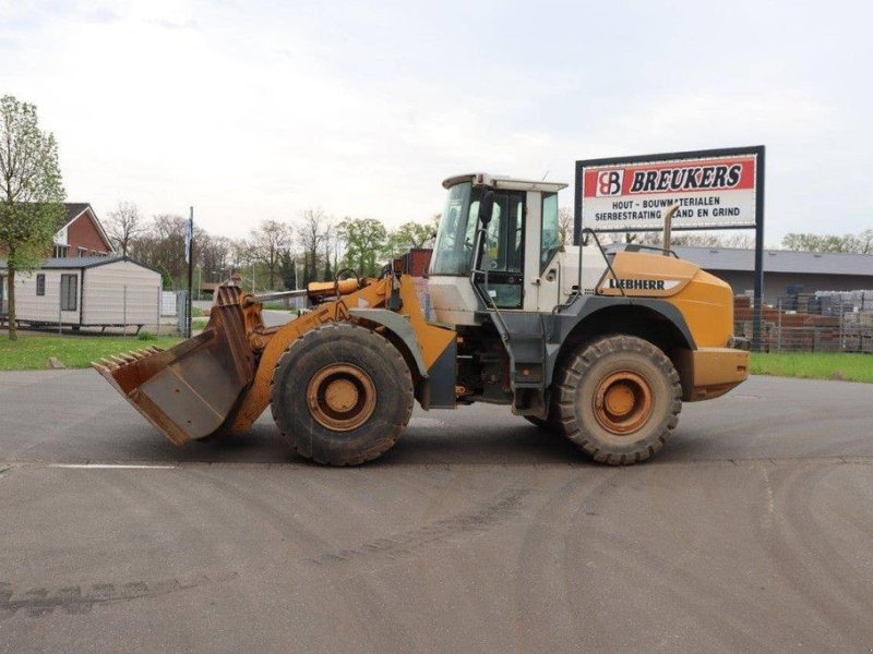 Radlader of the type Liebherr L554, Gebrauchtmaschine in Antwerpen (Picture 1)