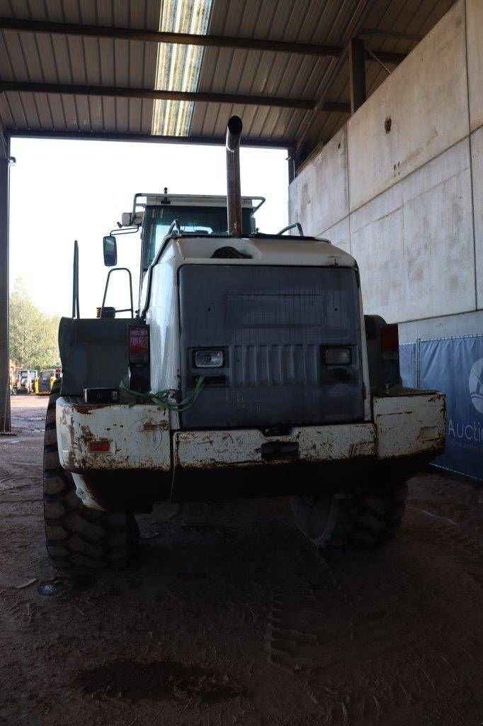 Radlader du type Liebherr L564, Gebrauchtmaschine en Antwerpen (Photo 5)