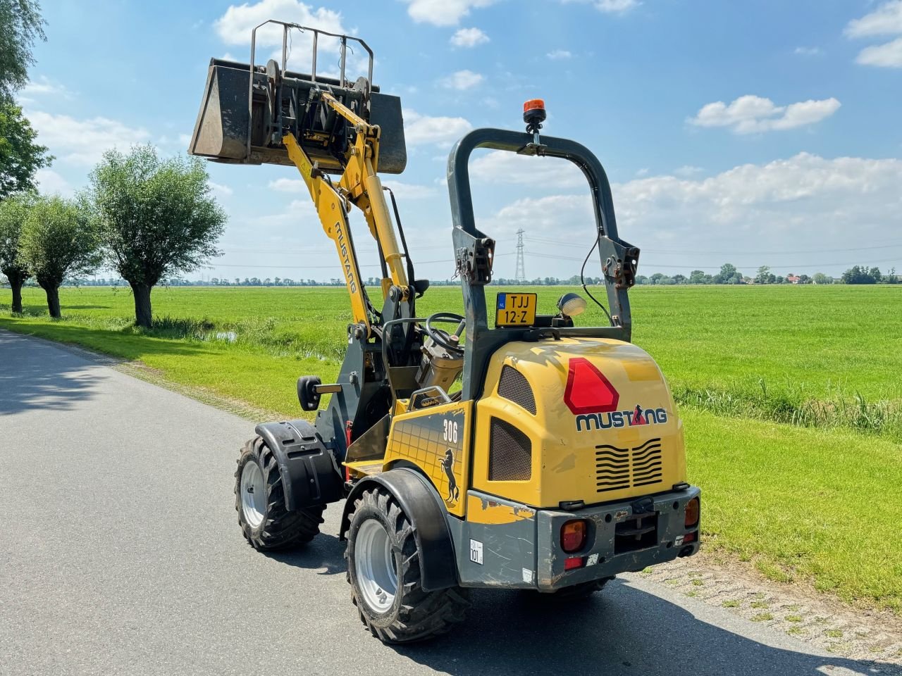 Radlader des Typs Mustang Al 306 shovel kniklader, Gebrauchtmaschine in Hardinxveld-Giessendam (Bild 7)