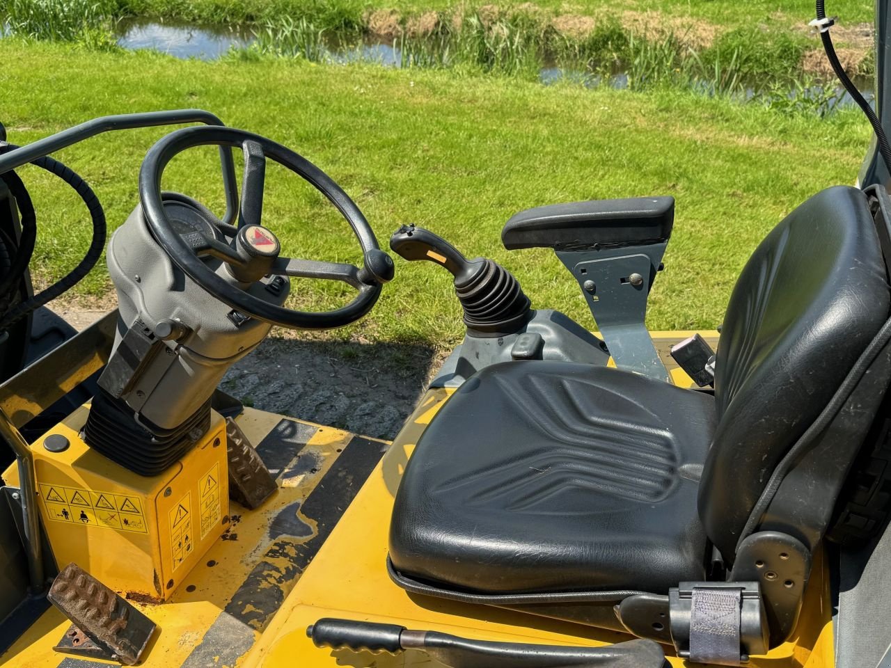 Radlader of the type Mustang Al 306 shovel kniklader, Gebrauchtmaschine in Hardinxveld-Giessendam (Picture 6)