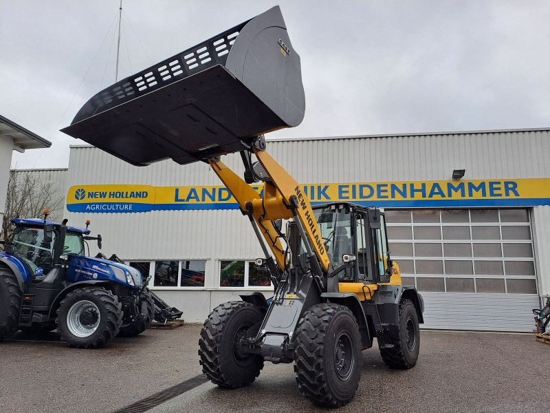 Radlader of the type New Holland W 170 D, Neumaschine in Burgkirchen (Picture 1)