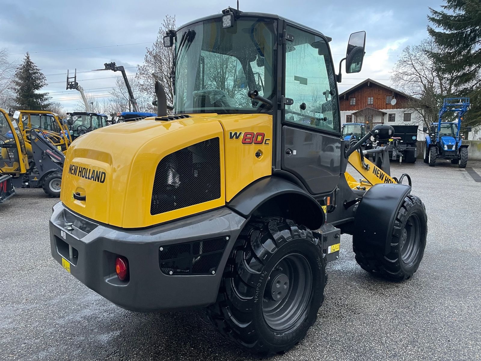 Radlader des Typs New Holland W 80 C, Neumaschine in Burgkirchen (Bild 9)