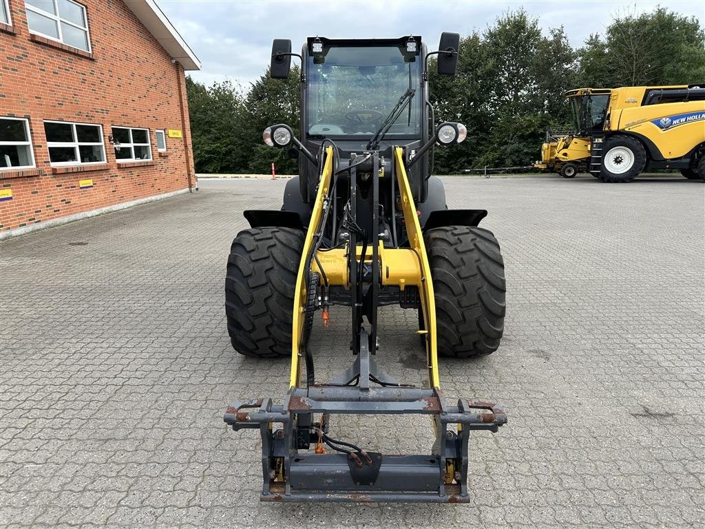 Radlader Türe ait New Holland W80C ZR-HS, Gebrauchtmaschine içinde Gjerlev J. (resim 3)