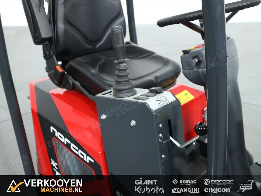 Radlader van het type Norcar 755XC Minishovel ACTIE, Neumaschine in Vessem (Foto 11)