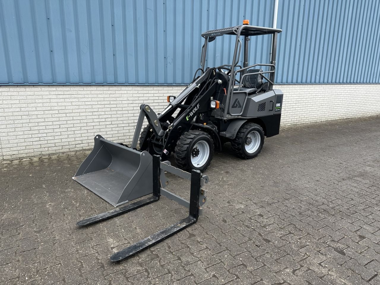 Radlader za tip Sonstige E- Wolf E-606, Gebrauchtmaschine u Nieuw-Weerdinge (Slika 1)