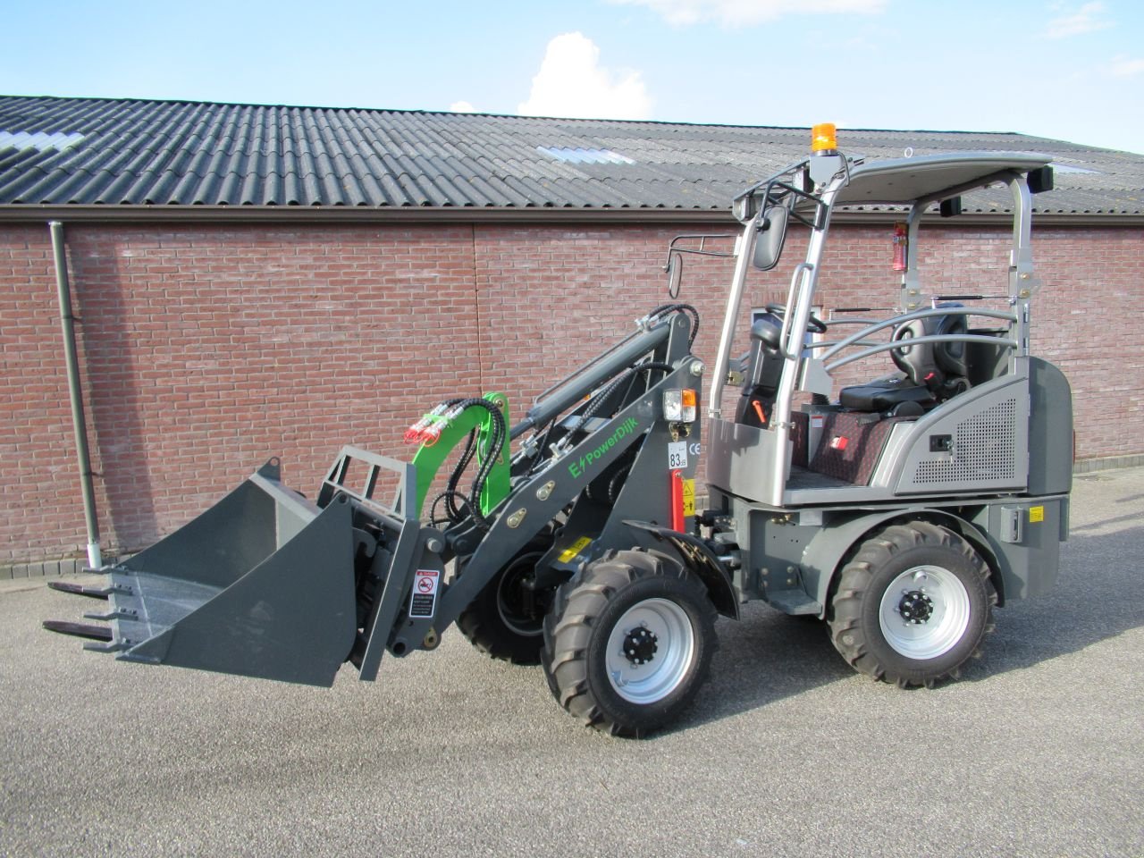 Radlader des Typs Sonstige elektrische shovel WCM 610 610, Gebrauchtmaschine in Stroe (Gld) (Bild 1)