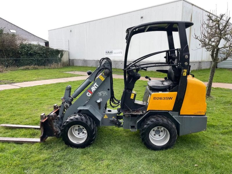 Radlader van het type Sonstige Giant 263SW kniklader 3cill Kubota met kenteken, Gebrauchtmaschine in Kwintsheul (Foto 1)