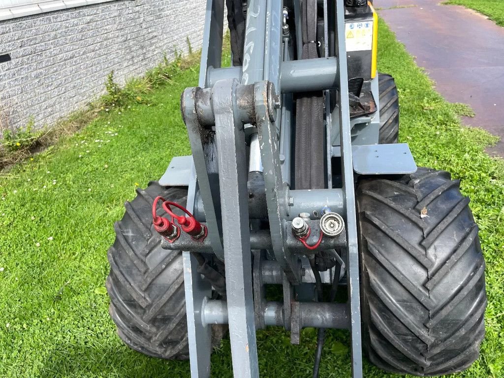 Radlader van het type Sonstige Giant 332ST kniklader 1540 uur met kenteken, Gebrauchtmaschine in Kwintsheul (Foto 5)