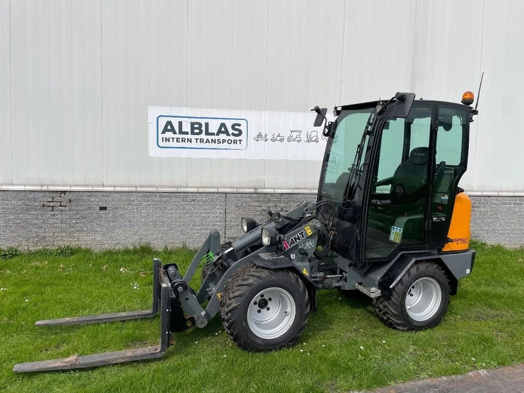 Radlader tipa Sonstige Giant 332SWT Xtra shovel met Cabine, Gebrauchtmaschine u Kwintsheul (Slika 1)