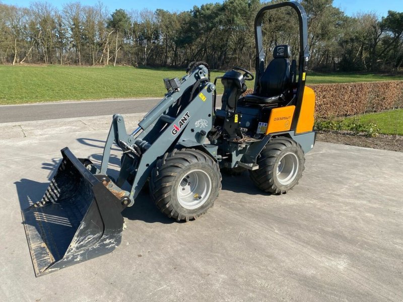 Radlader van het type Sonstige Giant 332swt, Gebrauchtmaschine in Boekel (Foto 1)