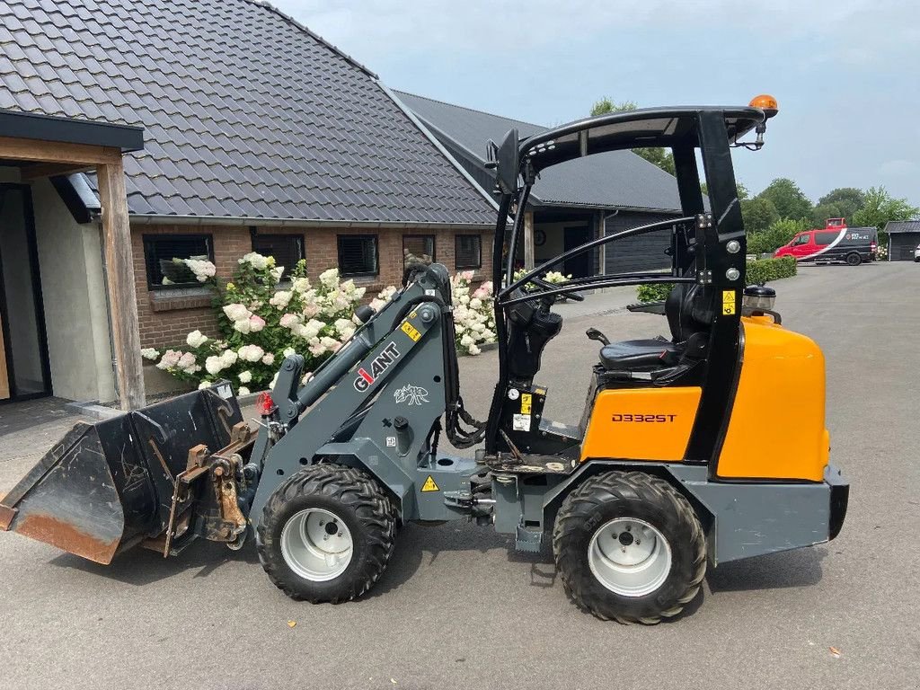 Radlader tipa Sonstige Giant D 332 ST, Gebrauchtmaschine u HA (Slika 2)