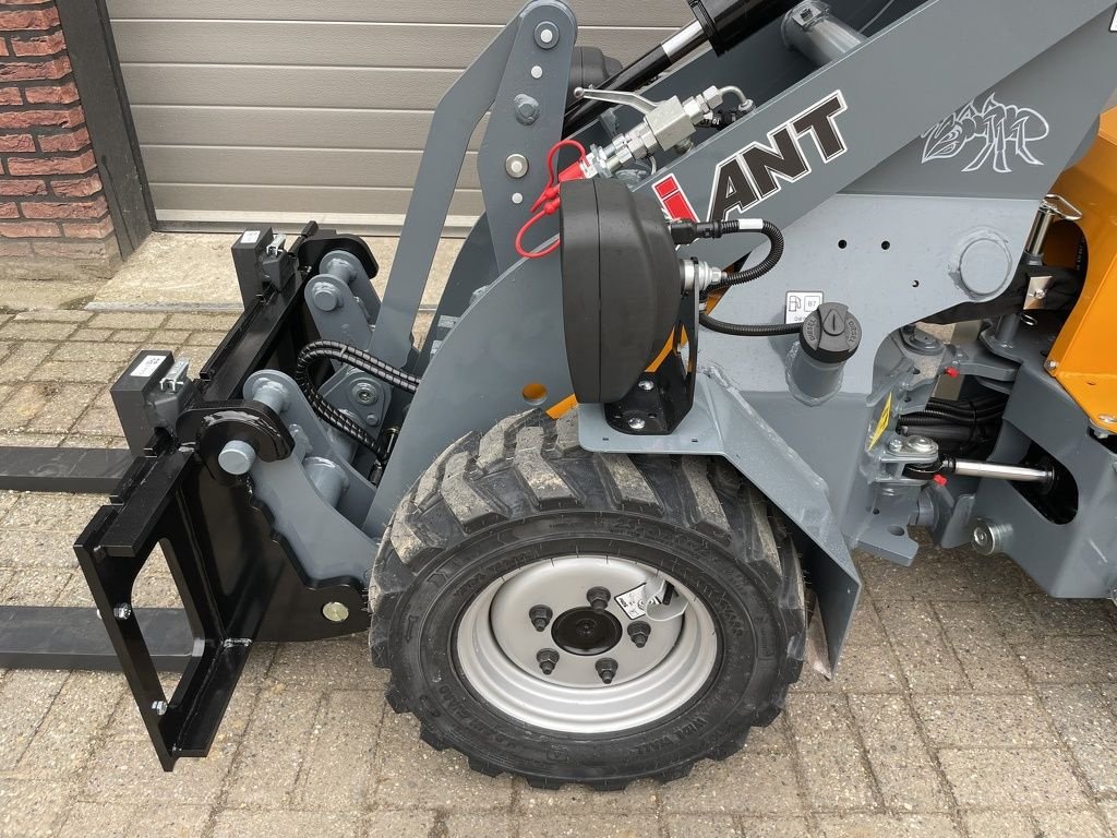 Radlader типа Sonstige Giant G1200 minishovel / kniklader NIEUW, Neumaschine в Neer (Фотография 8)