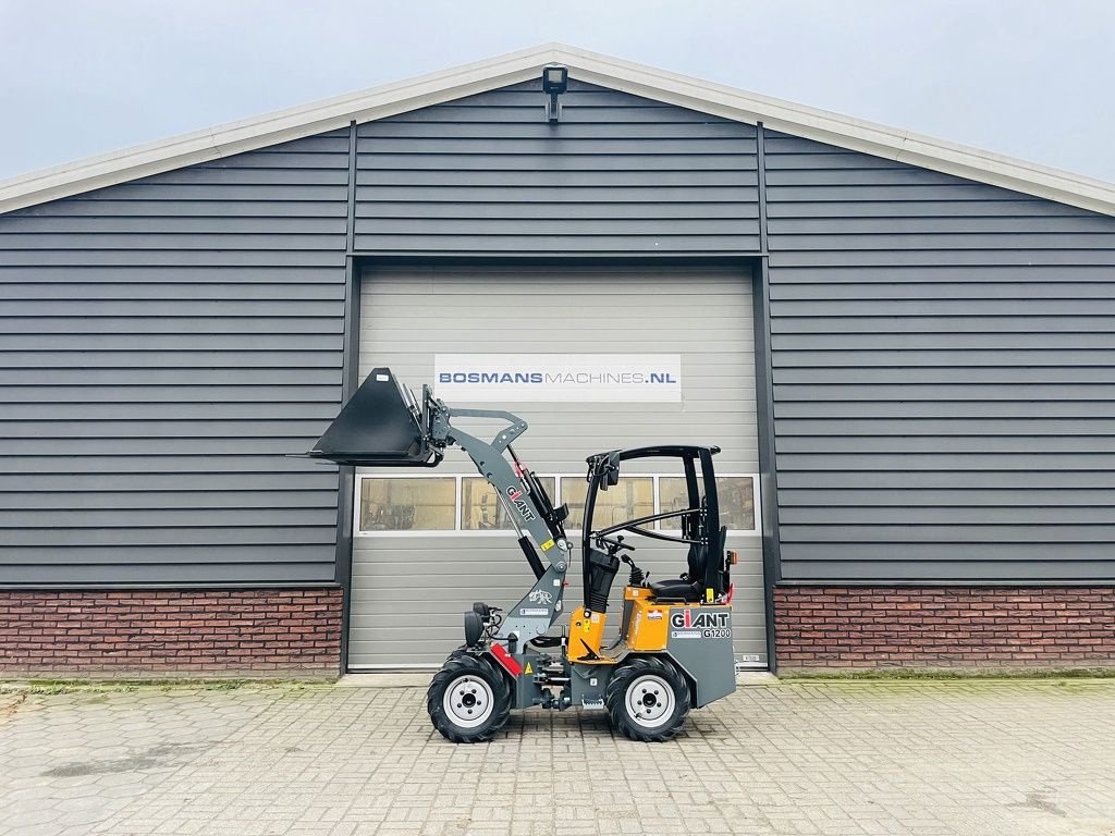 Radlader typu Sonstige Giant G1200 minishovel / kniklader NIEUW, Neumaschine w Neer (Zdjęcie 2)