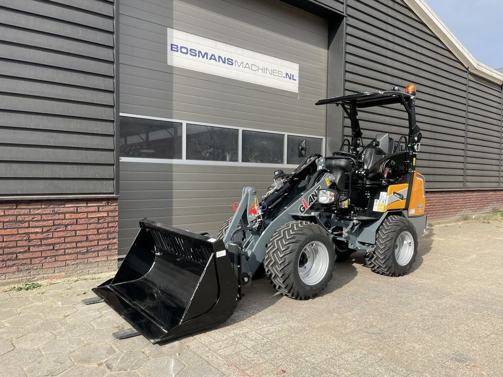 Radlader van het type Sonstige Giant G2300 X-TRA minishovel / kniklader NIEUW, Neumaschine in Neer (Foto 4)