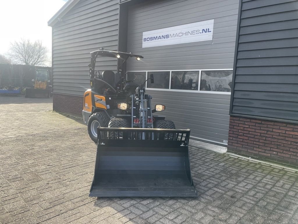 Radlader of the type Sonstige Giant G2500 HD X-TRA minishovel 2.5 T vanaf &euro;68 per dag, Gebrauchtmaschine in Neer (Picture 4)