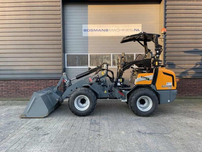 Radlader типа Sonstige Giant G2500 HD X-TRA minishovel (pro inching) DEMO &euro;610 LEASE, Gebrauchtmaschine в Neer (Фотография 1)