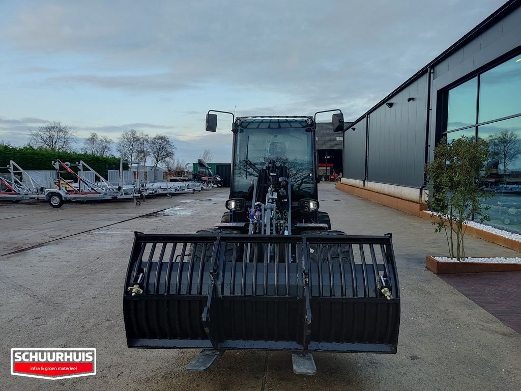 Radlader des Typs Sonstige Giant G3500 XTRA, Neumaschine in Oldebroek (Bild 10)