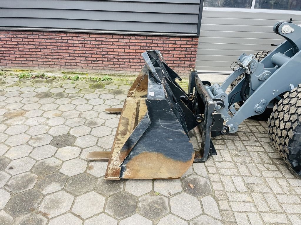 Radlader za tip Sonstige Giant G5000 shovel / kniklader BJ 2024 200 uur, Gebrauchtmaschine u Neer (Slika 8)