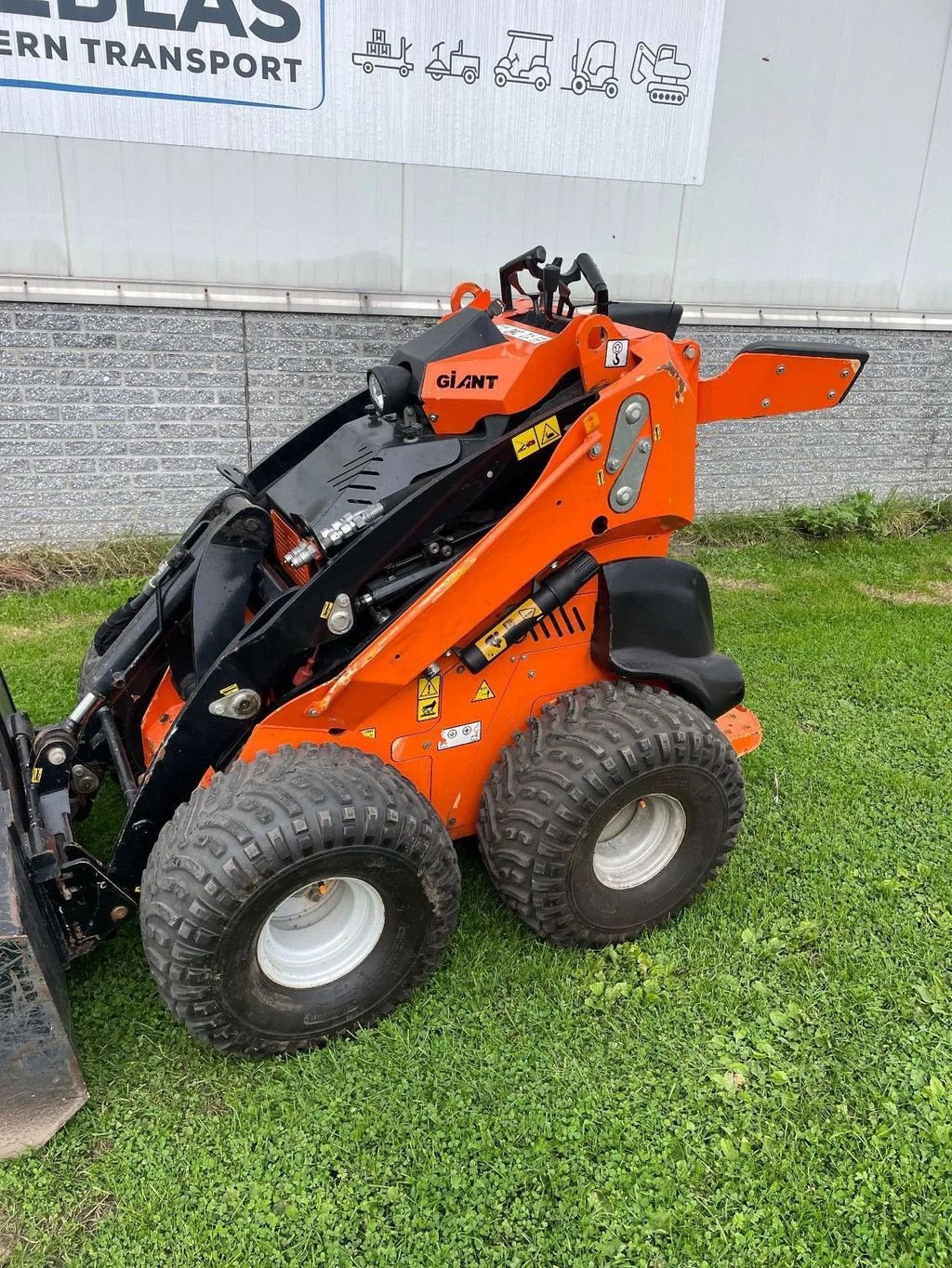 Radlader des Typs Sonstige Giant Skidster 252D 2020 met grondbak en lepels, Gebrauchtmaschine in Kwintsheul (Bild 2)