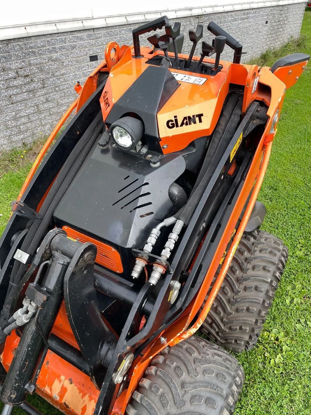 Radlader van het type Sonstige Giant Skidster 252D 2020 met grondbak en lepels, Gebrauchtmaschine in Kwintsheul (Foto 3)