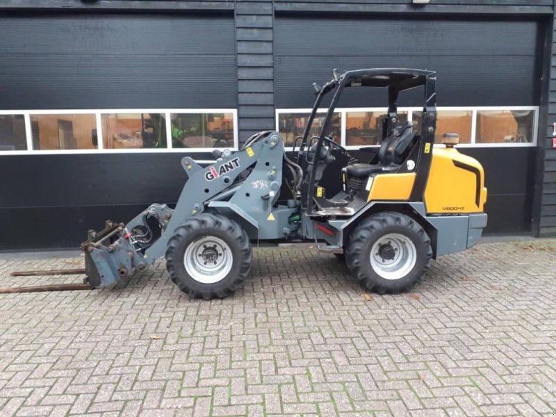 Radlader typu Sonstige Giant V 6004 T midishovel met vorken, Gebrauchtmaschine v Ederveen