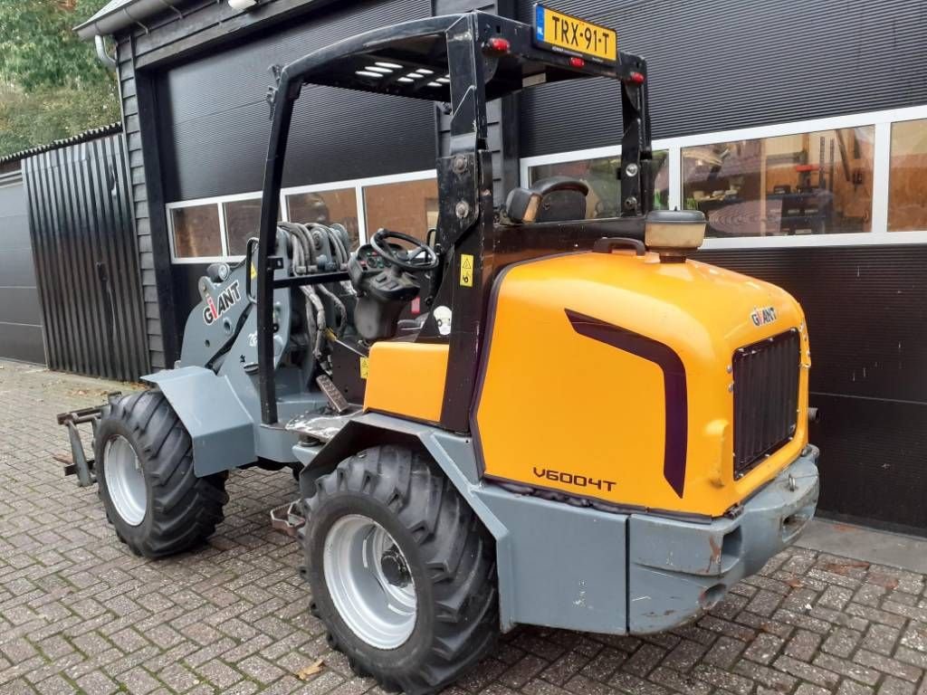 Radlader des Typs Sonstige Giant V 6004 T midishovel met vorken, Gebrauchtmaschine in Ederveen (Bild 5)