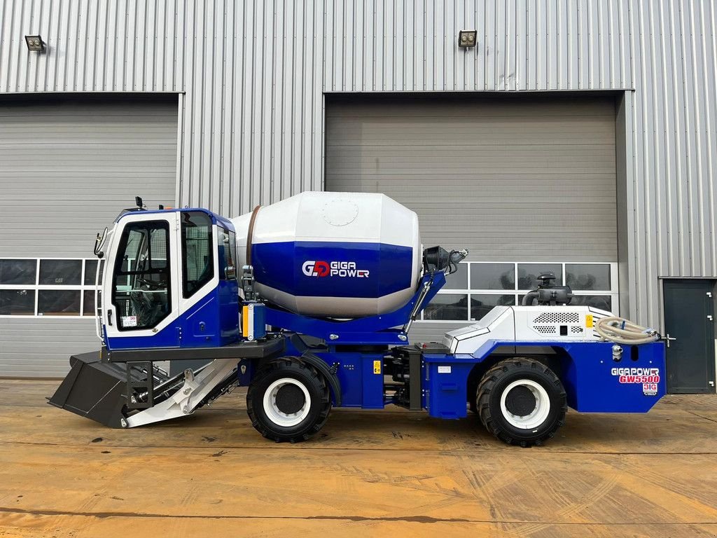 Radlader of the type Sonstige Giga power GW5500 4x4 concrete mixer, Neumaschine in Velddriel (Picture 1)