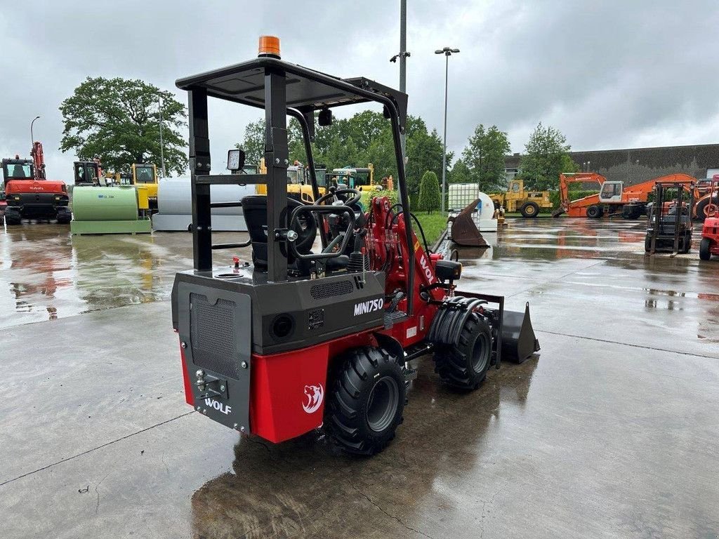 Radlader des Typs Sonstige Mini 750, Neumaschine in Antwerpen (Bild 4)