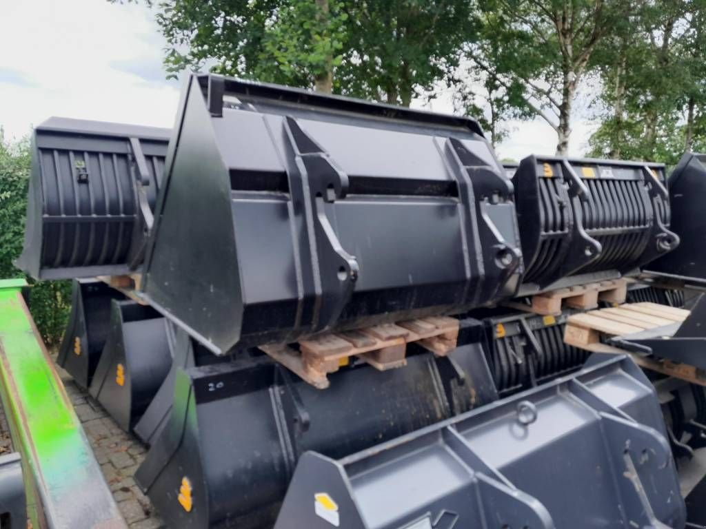 Radlader du type Sonstige Sch&auml;ffer overjarige puinbak volumebak grondbak minishovel, Gebrauchtmaschine en Ederveen (Photo 3)