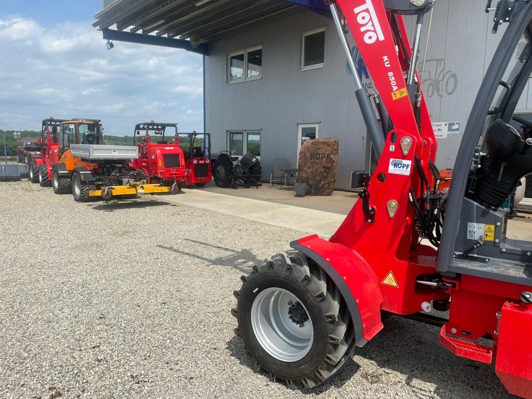 Radlader za tip Toyo 850 A mit Kabine, Neumaschine u Schutterzell (Slika 8)