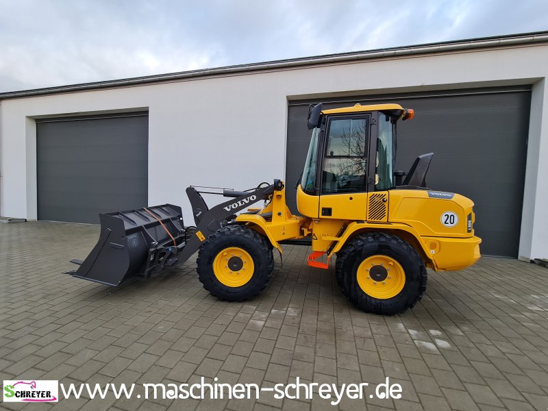 Radlader del tipo Volvo BM L30G, Neumaschine en Brunnen  (Imagen 1)