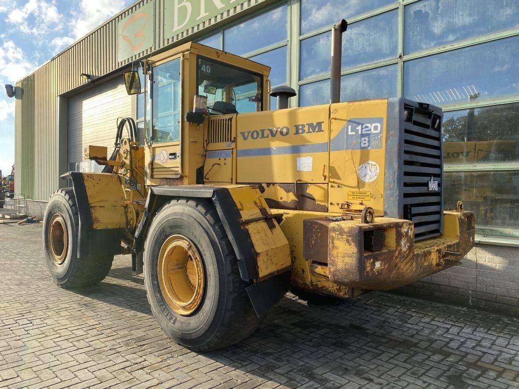 Radlader типа Volvo L 120 B, Gebrauchtmaschine в Roosendaal (Фотография 5)