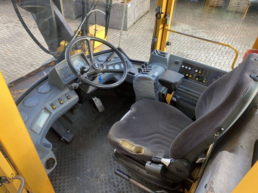 Radlader Türe ait Volvo L 120 B, Gebrauchtmaschine içinde Roosendaal (resim 9)